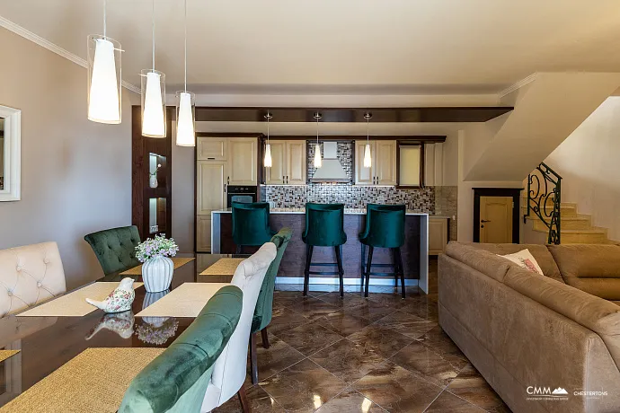 Susanj'da güzel deniz manzaralı modern villa 