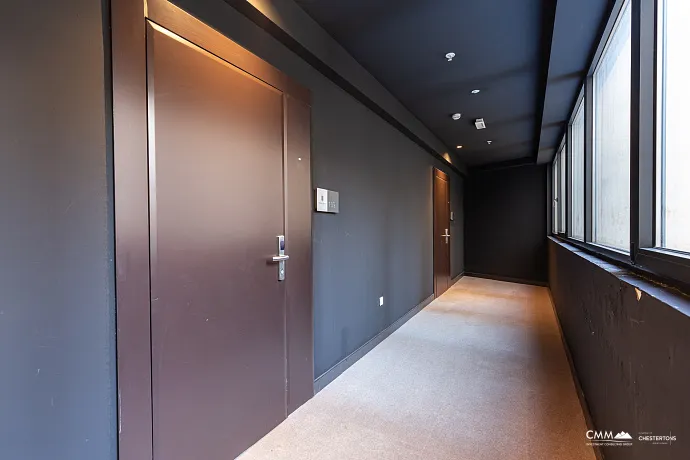 Bečići’de lüks şekilde döşenmiş daire satışa sunulmuştur. Bu fırsat gerçekten kaçırılmamalıdır.