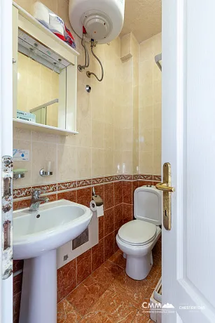 Bigovo’da Deniz Kenarında Geniş Daire — Teraslı ve Muhteşem Deniz Manzaralı