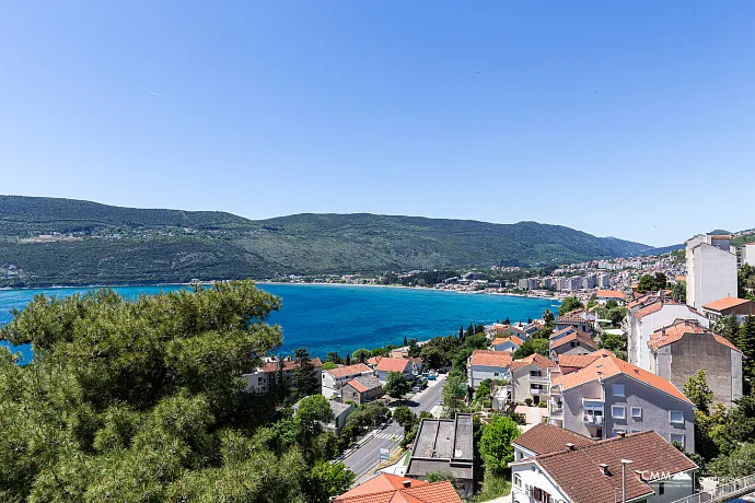 Herceg Novi'nin merkezinde mükemmel villa