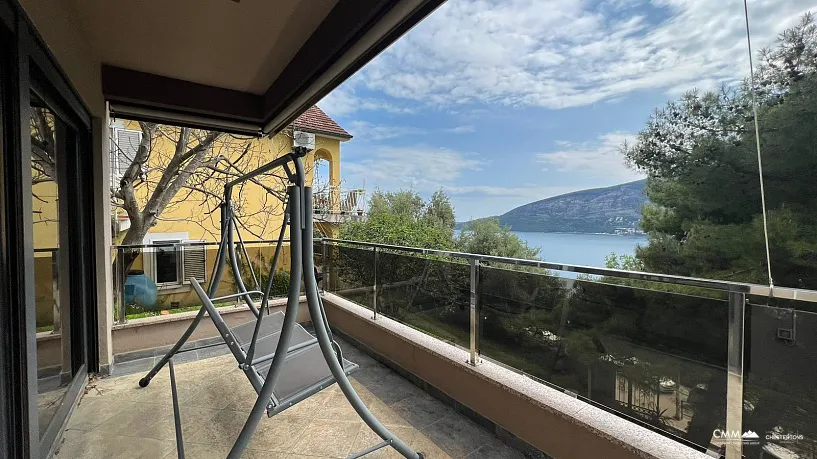 Herceg Novi'nin merkezinde mükemmel villa