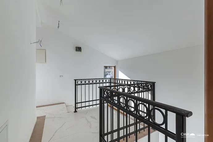 Lüks bir üç katlı villa — Kotor