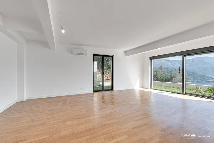 Panoramik Deniz Manzaralı ve Yeni İnşa Edilmiş Lüks Villa – Budva