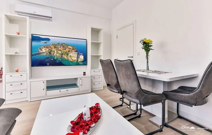 Bečići'de üç odalı daire, 86m²