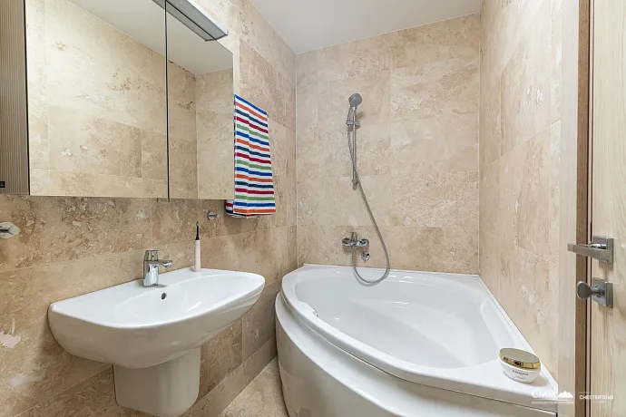 Kostanjica’da Panoramik Deniz Manzaralı 107 m² 3 Odalı Daire