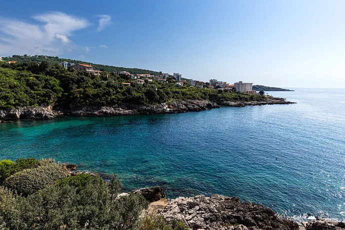 Utjeha'da panoramik deniz manzaralı geniş ev