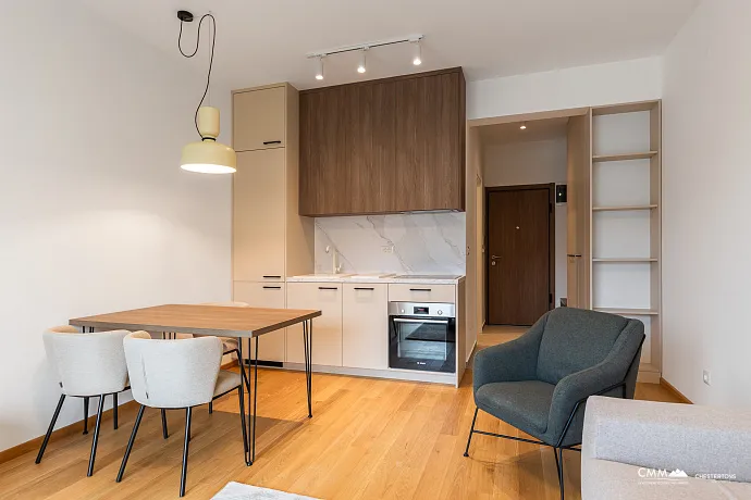 Deniz yakınında Bečići’de bulunan kompleks