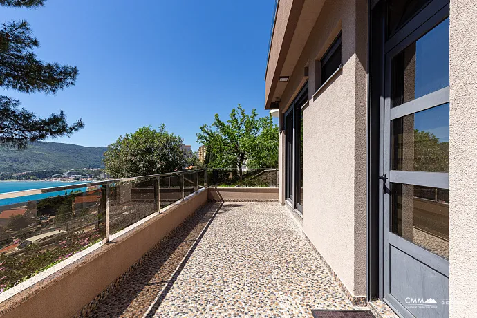 Herceg Novi'nin merkezinde mükemmel villa