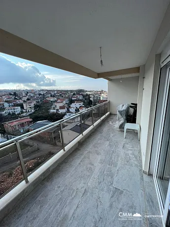 Dobra Voda'da bir ve iki yatak odalı daireler