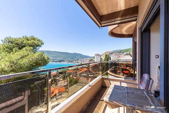 Herceg Novi'nin merkezinde mükemmel villa