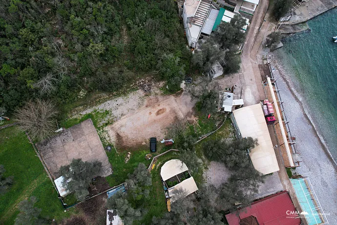 Karadağ kıyısının en güzel ve en çok tercih edilen bölgelerinden biri olan Žanjice’de satılık arsa