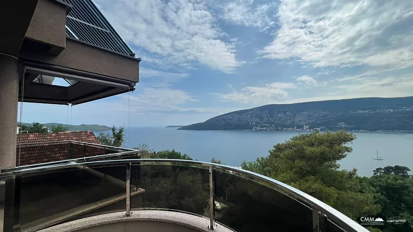 Herceg Novi'nin merkezinde mükemmel villa