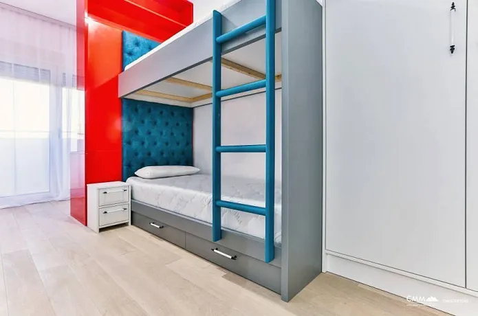 Bečići'de üç odalı daire, 86m²