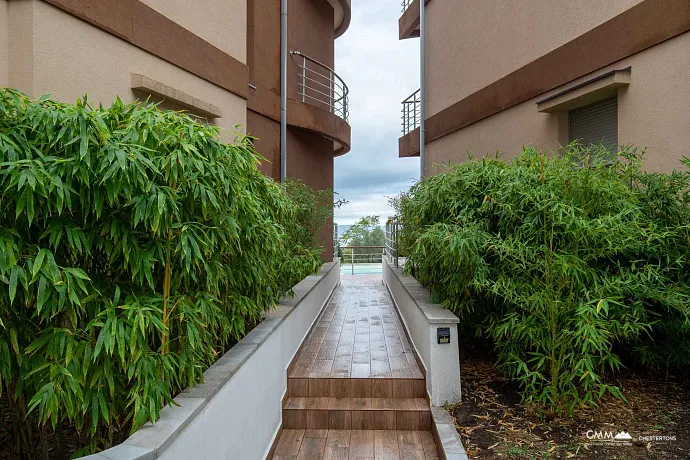 Satılık: Deniz Manzaralı, 40 m² Teraslı, Üç Yatak Odalı Geniş Daire