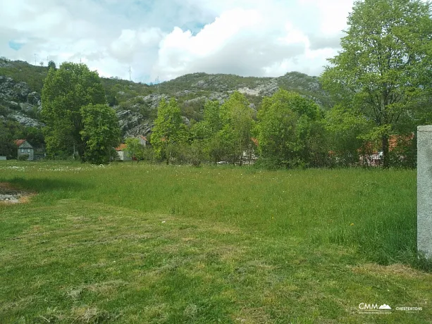 Cetinje'de arsa
