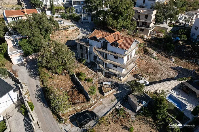 Ratac, Bar’da 1.600 m² arsalı ev — yaklaşık 350 m²