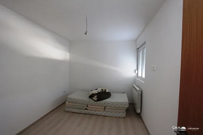 Herceg Novi'de küçük apartman dairesi