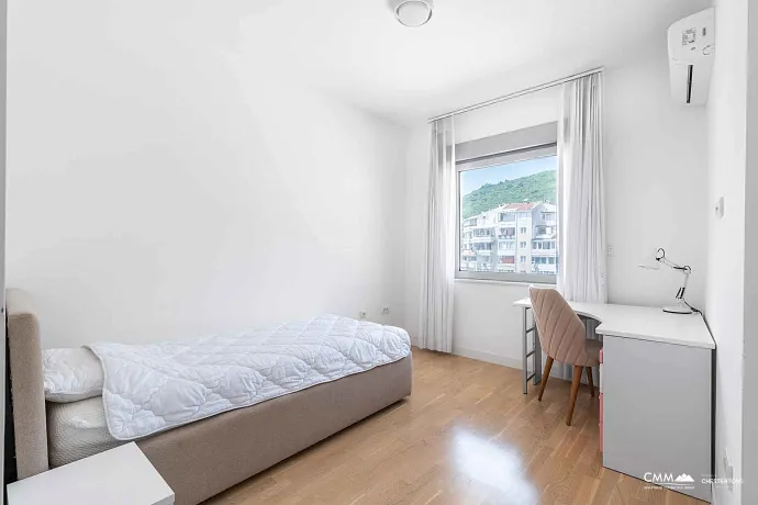 Budva'nın Kalbinde Ferah ve Havadar Daire