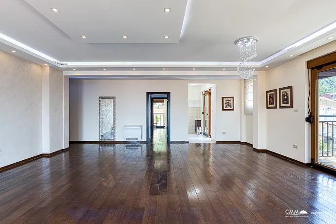 Üç Yatak Odalı ve Teraslı Modern Daire