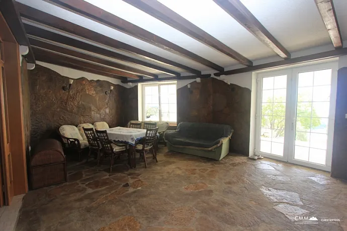 Deniz manzaralı lüks villa