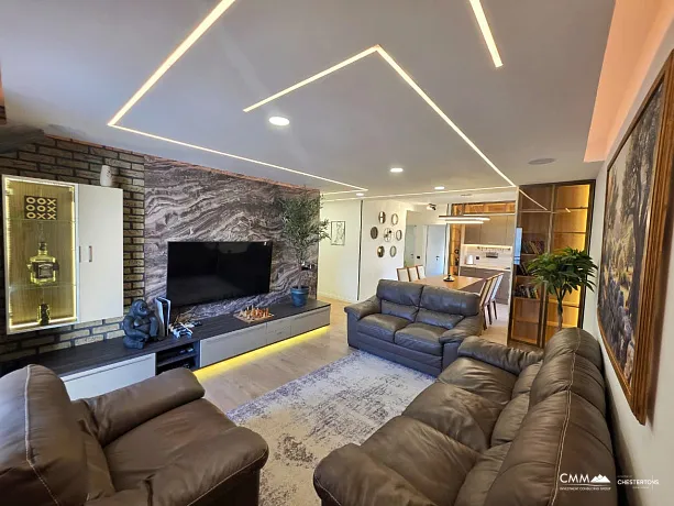 Denize 300 metre mesafede özel saunalı lüks 3 yatak odalı daire – Bečići (107 m²)