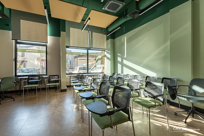 Budva'da ticari alan, 400 m²