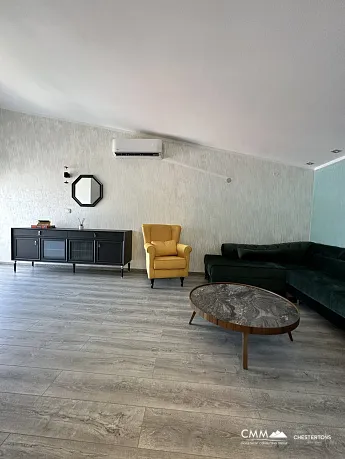 Budva'da deniz manzaralı iki yatak odalı daire