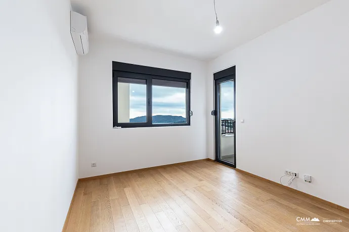 Bečići'de Daire: 45 m² ve muhteşem deniz manzarası