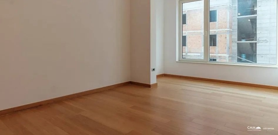 Podgorica'nın Lüks bölümünde üç yatak odalı daire
