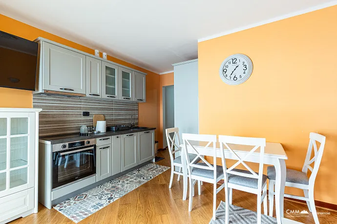 6752 Rafailovići’de kişi başı 57 m² iki daire, birinci sıra