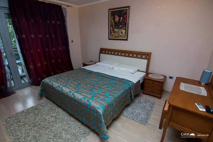 Budva'da havuzlu lüks villa