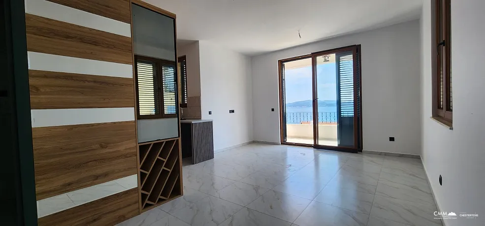 Panoramik deniz manzaralı geniş ve aydınlık daireler