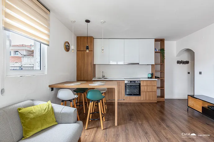 Şehir Ortamında Modern Bir Odalı Daire – Konforlu Yaşam İçin Mükemmel