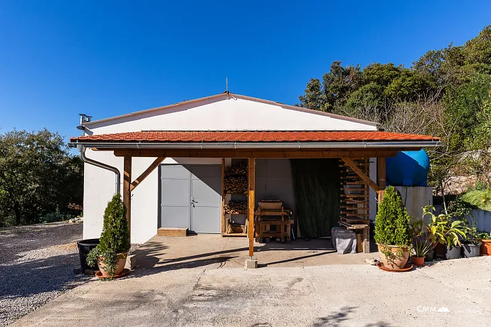 Panoramik Doğa Manzaralı Aile Evi