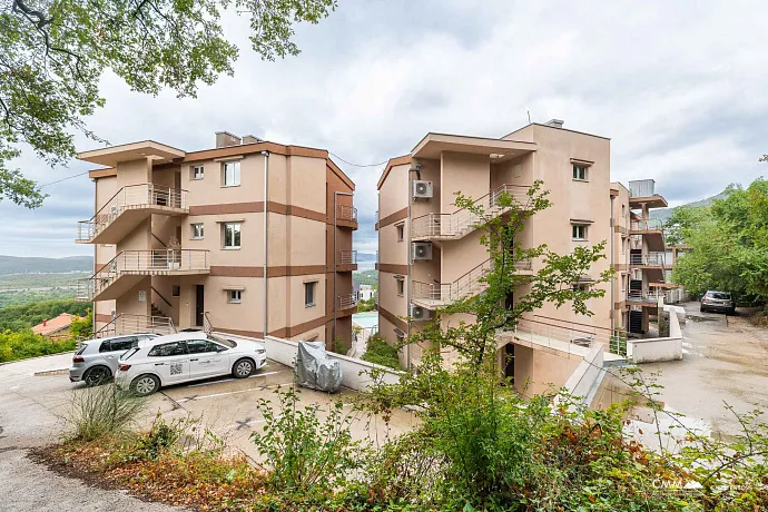 Satılık: Deniz Manzaralı, 40 m² Teraslı, Üç Yatak Odalı Geniş Daire