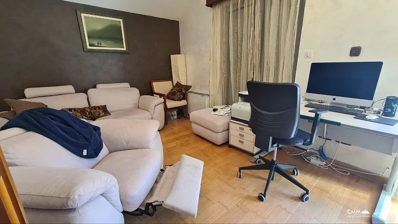Budva'nın denize bakan sakin bir bölgesinde ev.