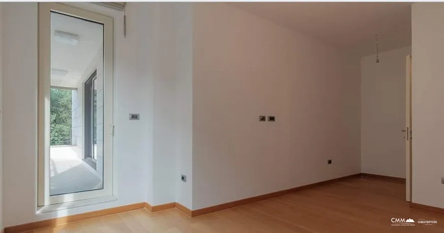 Podgorica'nın Lüks bölümünde üç yatak odalı daire