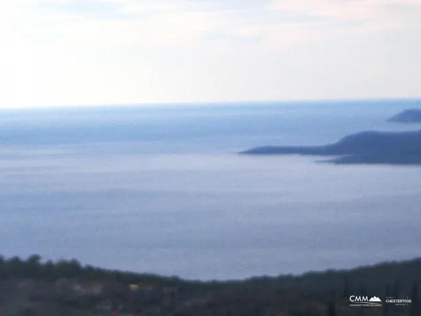 Kotor'da deniz manzaralı arsa