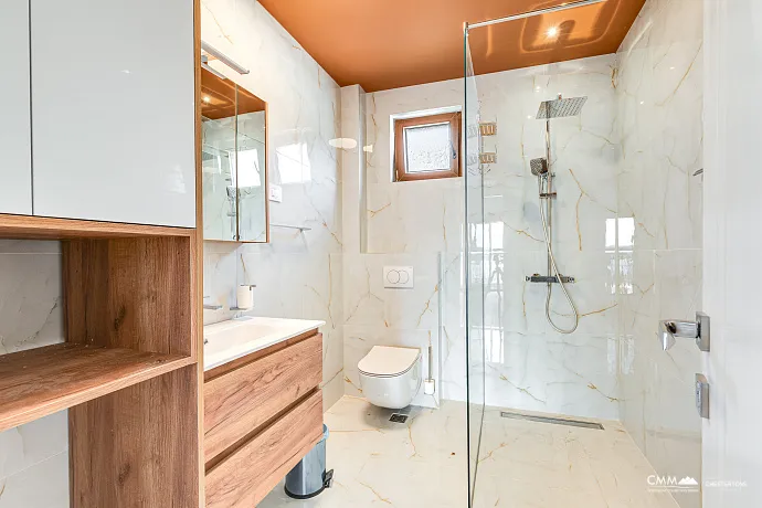 Tivat'ta yeni bir komplekste daireler