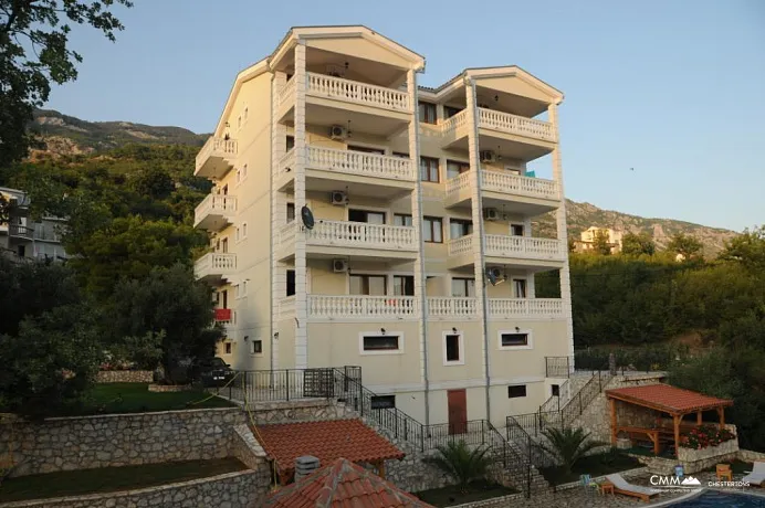 Budva'da rahat villa