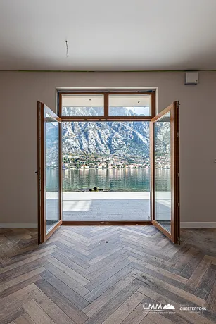 Lüks bir üç katlı villa — Kotor