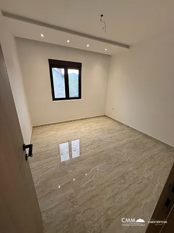 Tivat'ta yenilenmiş daire, 78 m²