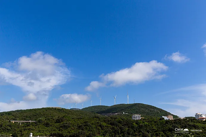 Utjeha'da panoramik deniz manzaralı geniş ev