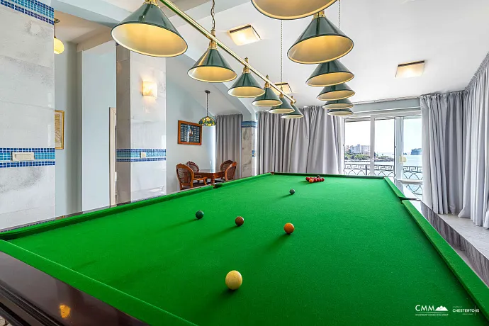Uteha'da havuzlu lüks villa