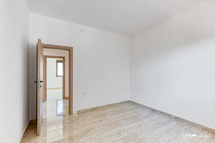 Tivat'ta yenilenmiş daire, 78 m²