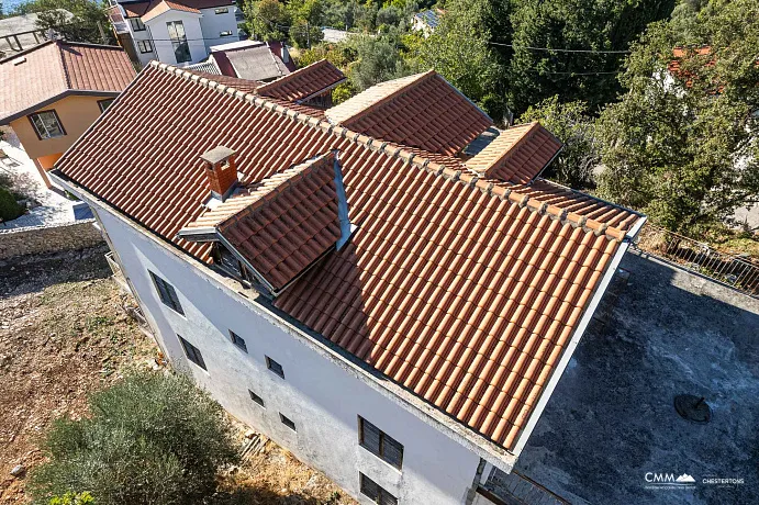 Ratac, Bar’da 1.600 m² arsalı ev — yaklaşık 350 m²