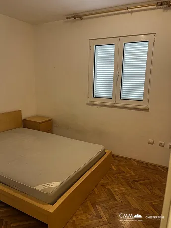 Becici'de geniş 2 yatak odalı daire