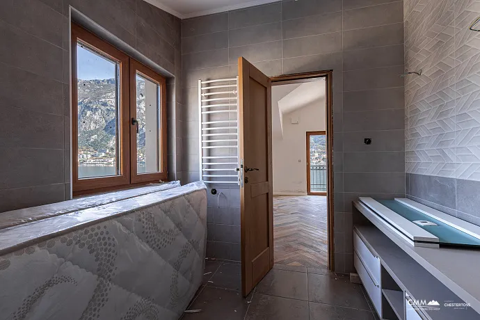 Lüks bir üç katlı villa — Kotor