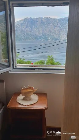 Stoliv’de Deniz Manzaralı, Birinci Sıra Ev