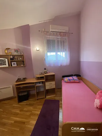 Ulcinj'de denize sadece 50 metre uzaklıkta ev